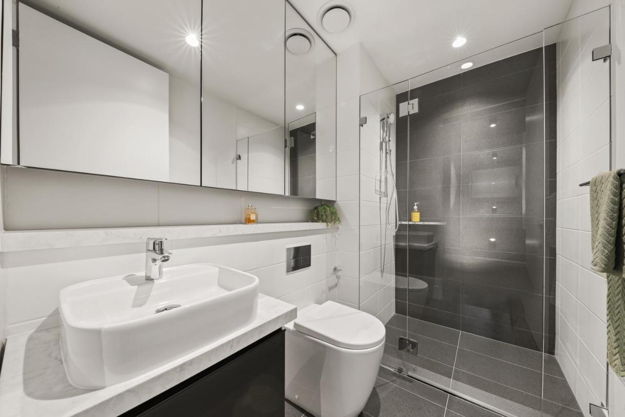 Rambla At Solarino House Aparthotel Мелбърн Екстериор снимка