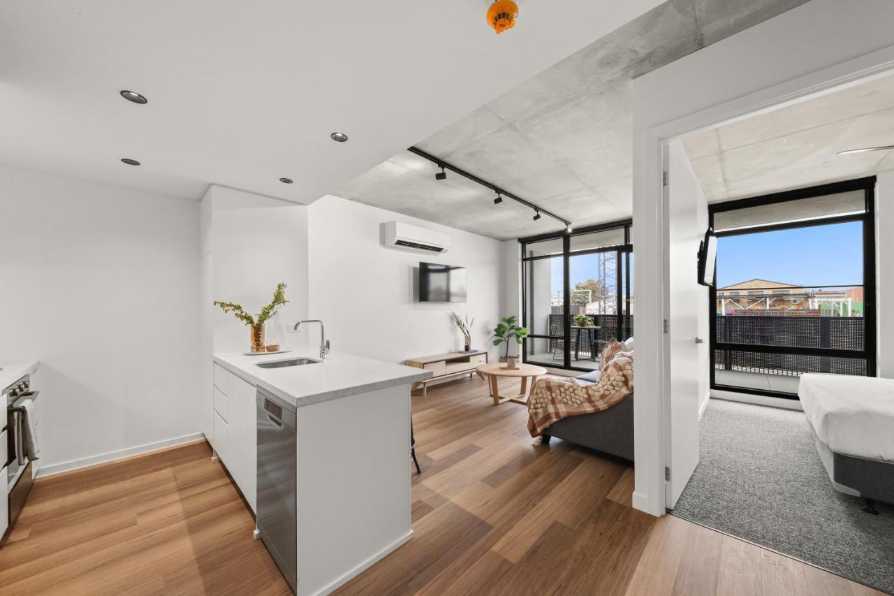 Rambla At Solarino House Aparthotel Мелбърн Екстериор снимка
