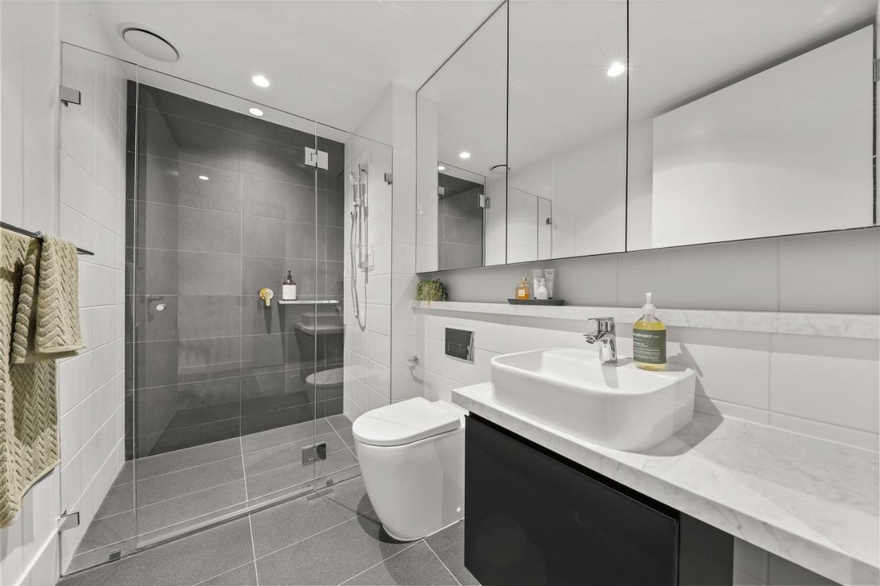 Rambla At Solarino House Aparthotel Мелбърн Екстериор снимка